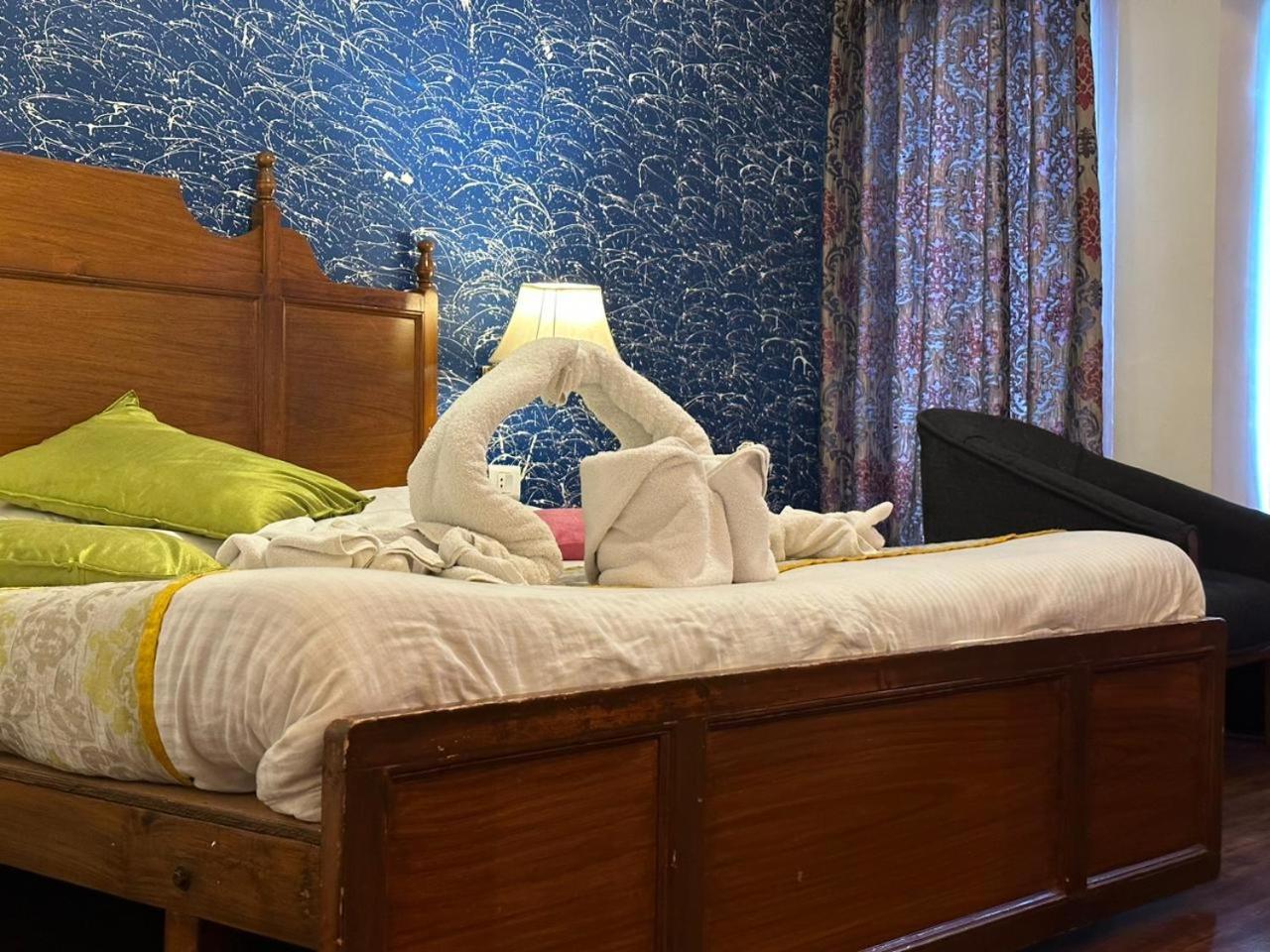 The Quiet Resort Pahalgam Bagian luar foto