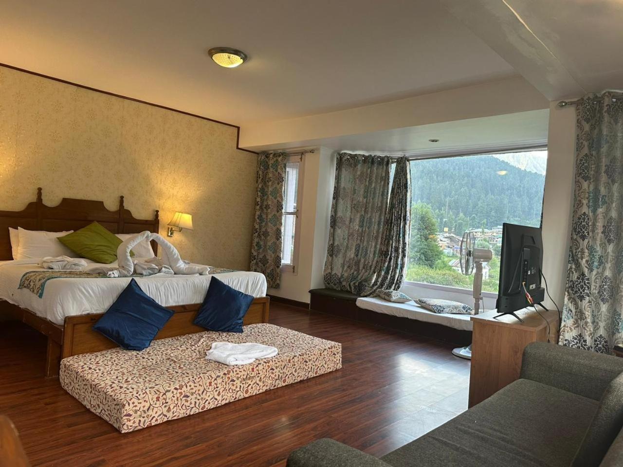 The Quiet Resort Pahalgam Bagian luar foto